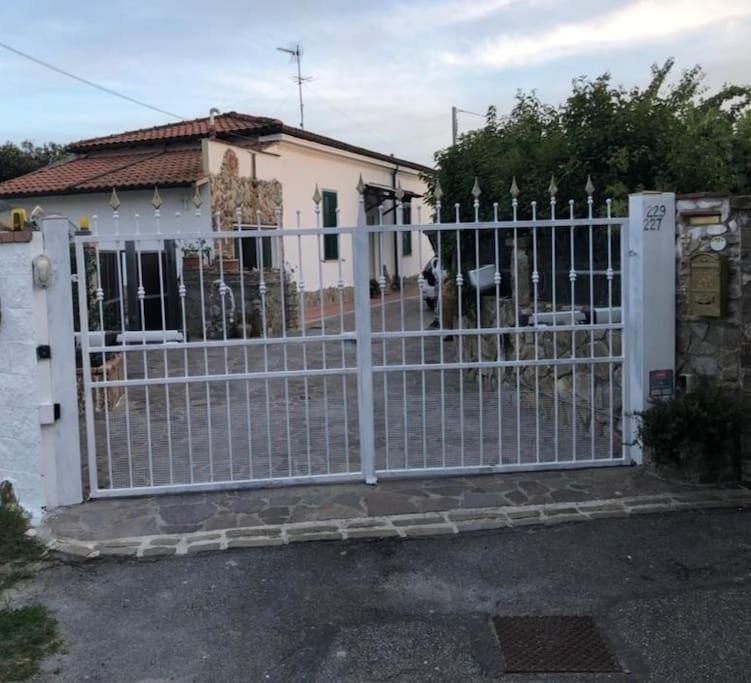 Villetta A Schiera Nei Pressi Del Mare Livorno Dış mekan fotoğraf